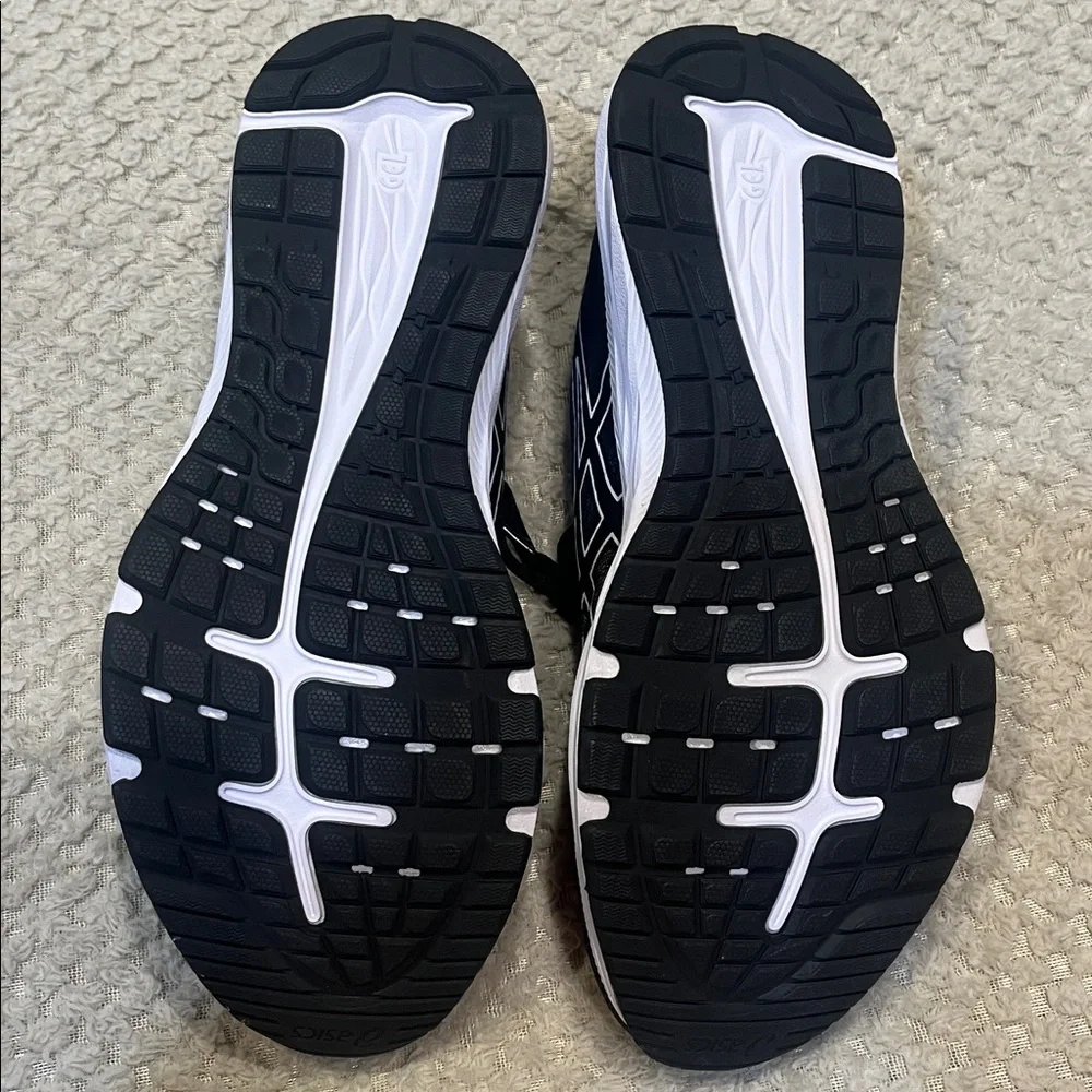 ASICS GEL-Excite 7 running shoes. Size 9. Excellent condition. - Picture 3 of 4